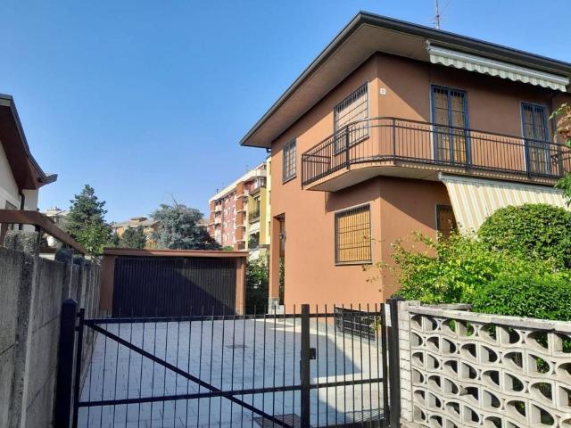 Esclusiva villa in vendita Via San Biagio, 13, Paderno Dugnano, Milano, Lombardia