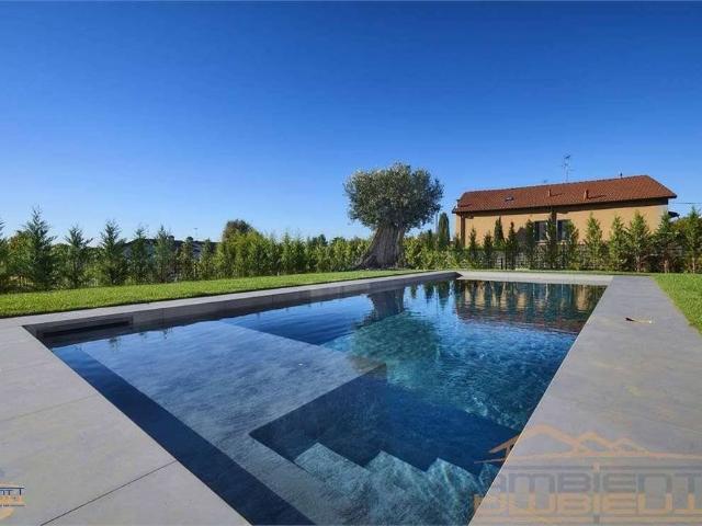 Esclusiva villa in vendita Via San Francesco d'Assisi, Montevecchia, Lombardia