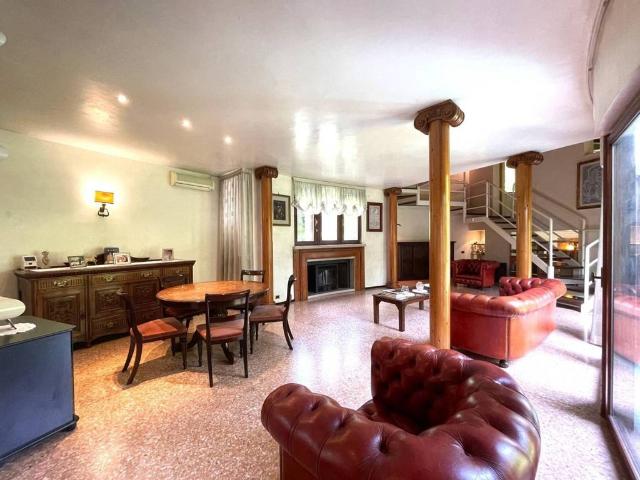 Esclusiva villa in vendita Via Rovereto, 64, Selvazzano Dentro, Padova, Veneto