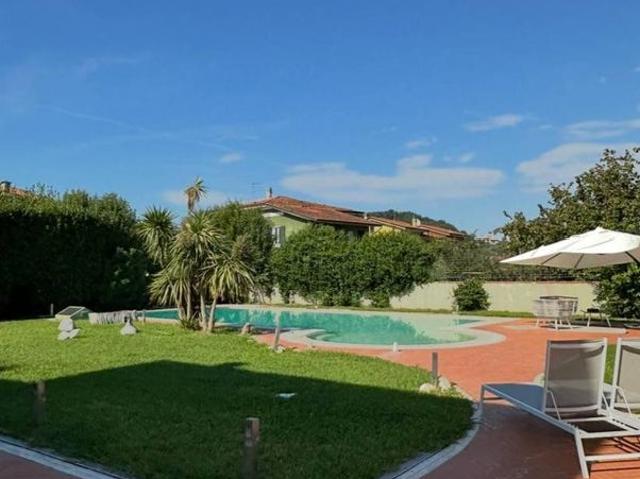 Esclusiva villa in vendita Viale 20 Settembre, 129, Carrara, Toscana