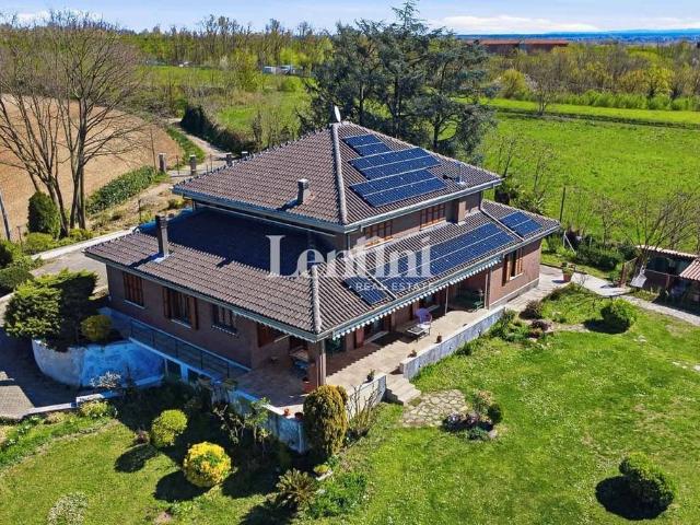 Villa di 600 mq in vendita Strada Biozzine, 5, Valenza, Piemonte