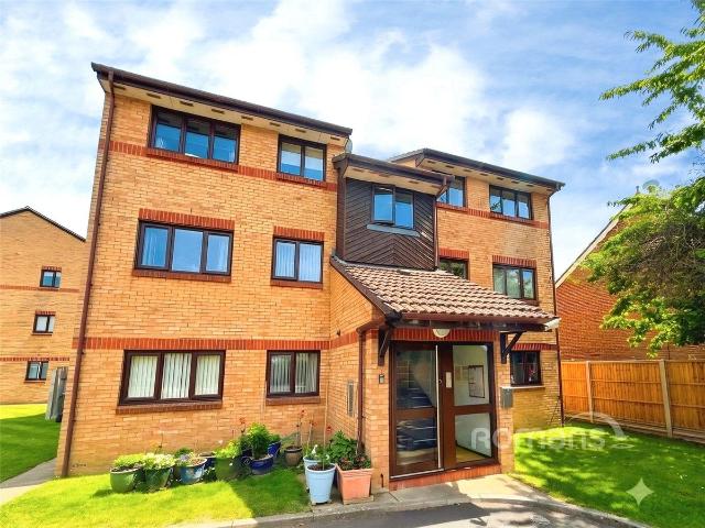 Escott Place, Ottershaw, Chertsey KT16, 2 bed flat to rent, £1,350 pcm | PrimeLocation