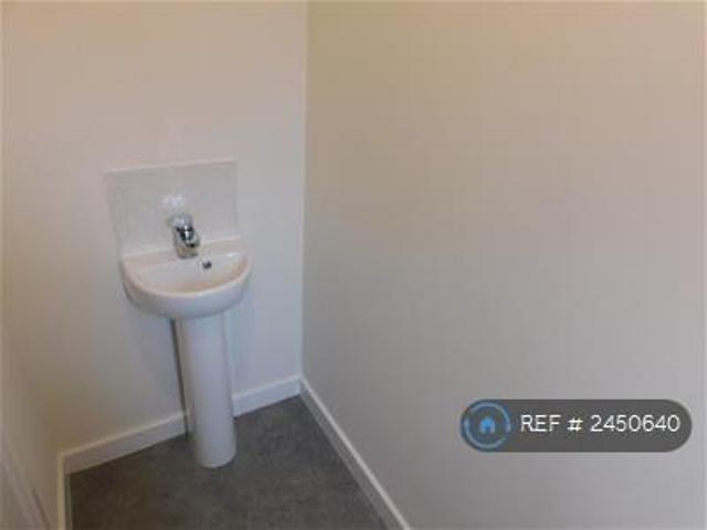 Escott Road, Liverpool, L24 4 bed semi detached house to rent £1,599 pcm £369 pw