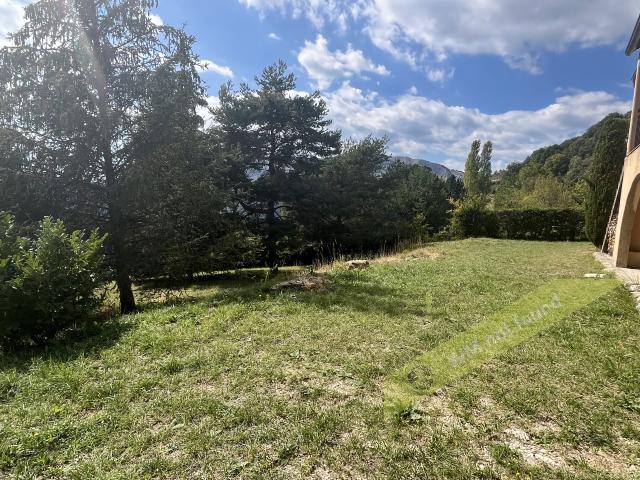 Escragnolles A 15min de ST Vallier Villa Individuelle Vaste Sous sol. Terrain 2.156 m2