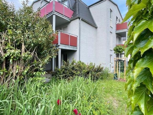ESDI+ Charmante Dachgeschosswohnung mit Balkon und Tiefgaragenstellplatz in ruhiger Lage