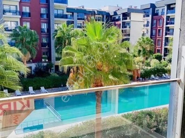 Esen 11 Sitesinde, Havuz Cepheli Arakat Eşyasız 1+1