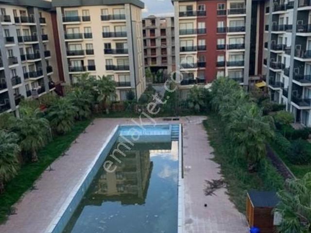 Esen 11 Sitesinde Havuz Manzaralı, Eşyalı 1+1 Kiralık Daire