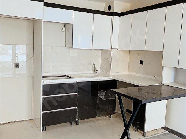ESENBOĞA MAHALESİNDE CADDEYE YAKIN LÜX YAPILI KATA SATILIK DAİRE