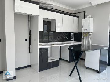 ESENBOĞA MAHALLESİNDE YOLA YAKIN FULL YAPILI KİRALIK DAİRE