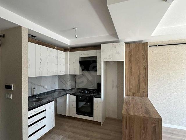 SİTE İÇERİSİNDE GENİŞ BALKONLU LÜKS 1+1 DAİRE