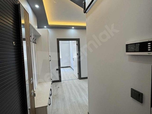 ESENBOĞA'DA BAĞIMSIZ MUTFAK KİRALIK 2+1 DAİRE KATTA CADDE'DE