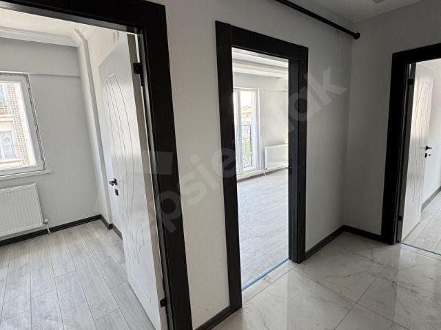 ESENBOĞADA KİRALIK 2+1 CADDEDE DAİRE ASANSÖRLÜ BİNADA 3.KAT