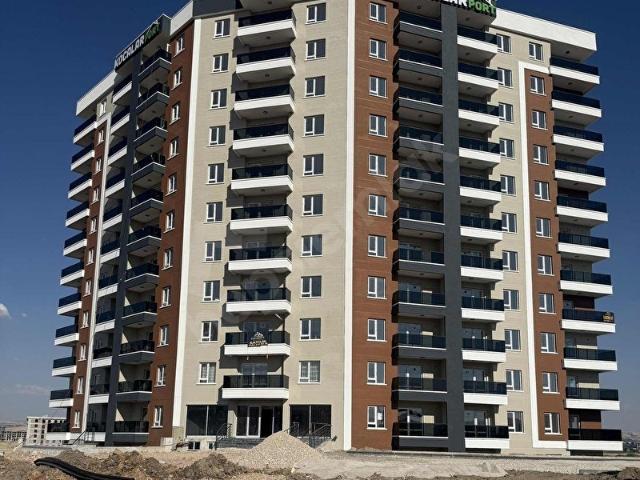 ESENBOĞA'DA ÜNİVERSİTE GİRİŞİNDE SATILIK UYGUN YATIRIMLIK DAİRE