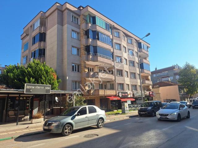 Esen'den Yıldırım Caddesinde Arakat Kiralık Daire
