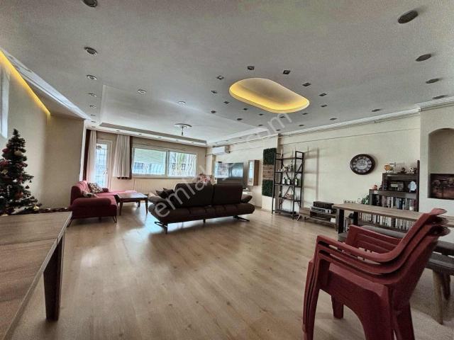 Esenderede 250 M² Bahçeli Çift Cephe Jakuzili Geniş 3+1