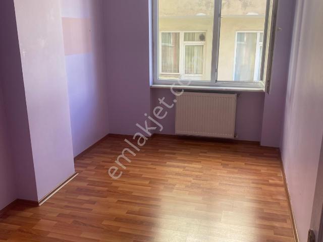 Esenevler De Temiz 2+1daire