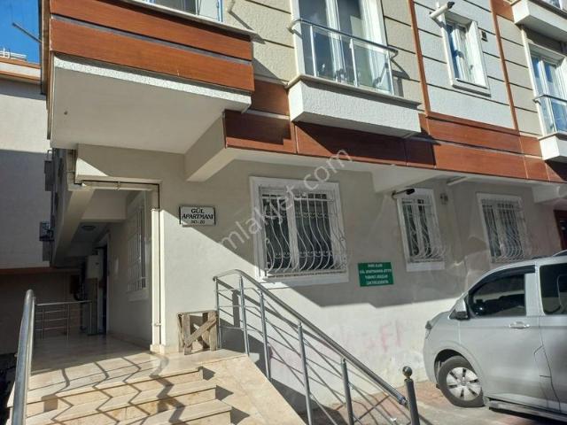Esenevlerin Merkezinde Esyalı Daire
