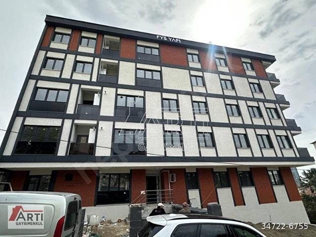 ESENKENT TE METROYA YAKIN SIFIR BİNADA 1+1 SATILIK DAİRE