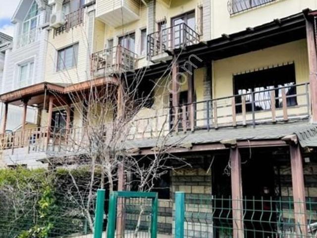 Esenkent Efes Evleri Satılık 5+2 Fourlex Villa