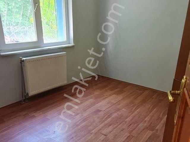 Esenkent Kiralık 4+1 Daire Balkonlu, Merkezi