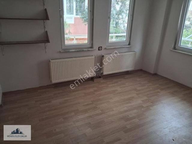 Esenler Mahallesi Cumartesi Pazarı Yakını 1+1daire