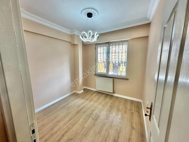Esenler Fatih Mahallesi'nde Yüksek Giriş 70m2 1+1 Kiralık Daire