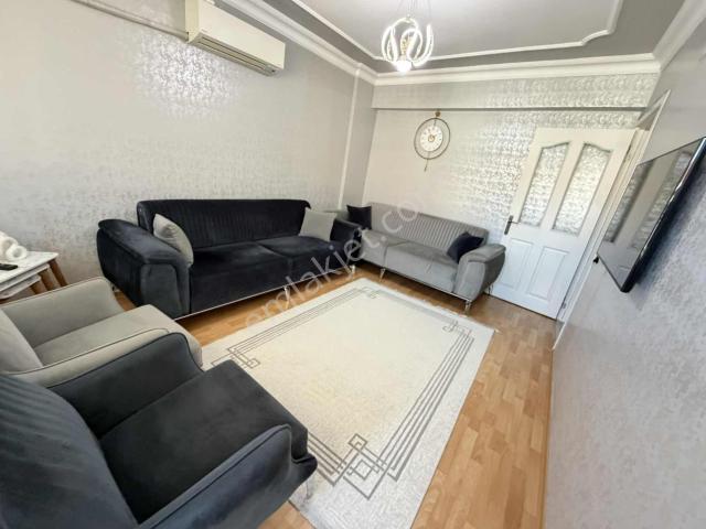 Esenler Fatih Mahallesi'nde Satılık 2 + 100 Metre² Krediye Uygun