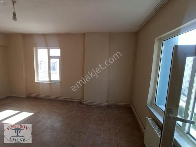 Esenler Pazar Yeri Mevki Site İçi 110 M2 Daire.