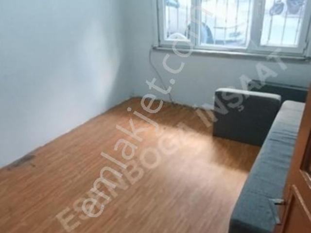 Esenler 566. Sokakta Cadde Ve Pazara Yakın 2+1 Daire