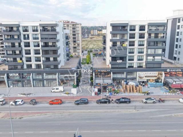 Esenlerde Cadde Üzeri Sosyal Donatılı Satılık Sıfır 2+1 Daire