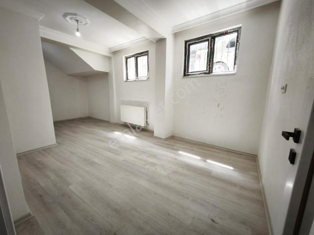 Esenler'de Sıfır Bahçe Katı Daire 1+1 66m2 Üstelik Balkonlu