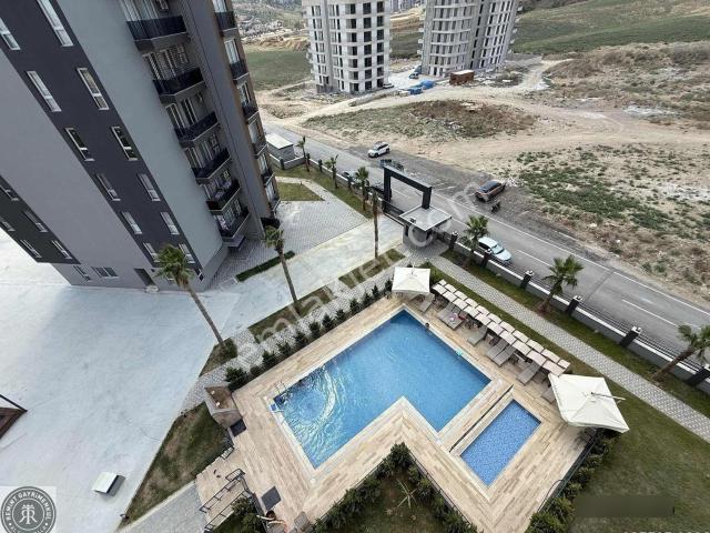 Esentepe Bulvarı Az Katlı Sıfır Lüks 4+1 Kiralık Daire