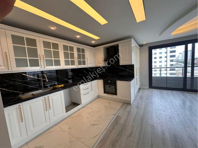 Esentepe’de Ultra Lüks 4+1 Kiralık Daire – Özel İşçilik, Full Donanım!