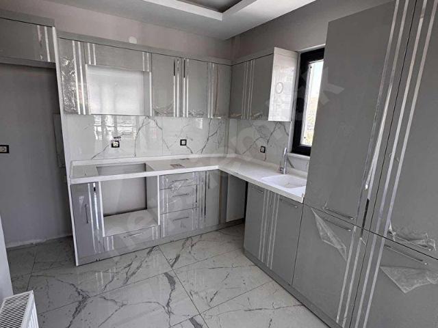 Esentepe Mahallesinde Sıfır 3+1 Merkezi Isınma Daire