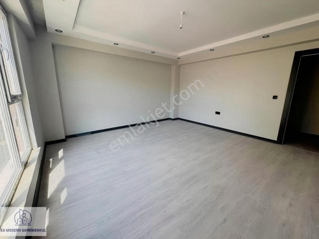 Esentepe Mh Yeşilmeydan Cd Yakını Kiralık 3+1 Daire