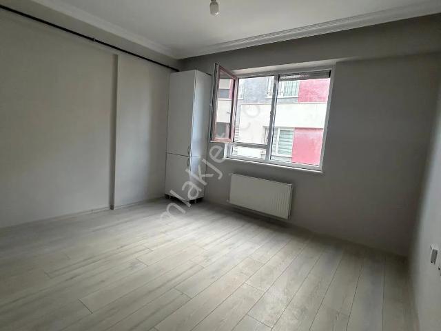 Esentepe Mh. Abonelikleri Açık Asansörlü 1+1 Kiralık Daire