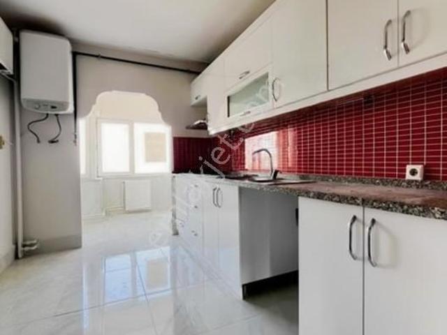 Esentepe Mh.emlak Konutları 1.kısım Tadilatlı Kiralık 3+1 Daire