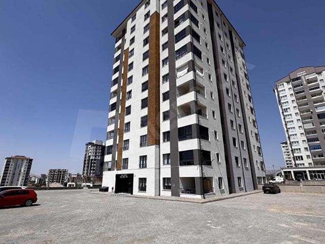 ESENTEPEDE SIFIR OTURUMA HAZIR TRAMVAYA YAKIN 3+1
