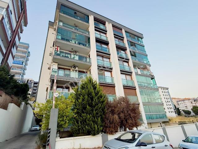 Esentepe'de 3+1 120 M2 Deniz Manzaralı Ekstralı Satılık Daire