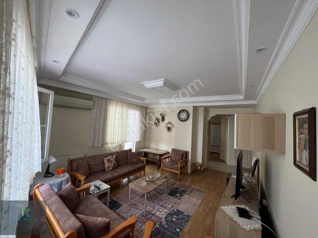Esenyalı'da 3+1 120 M2 Arakat Doğalgazlı Otoparklı Köşe Daire