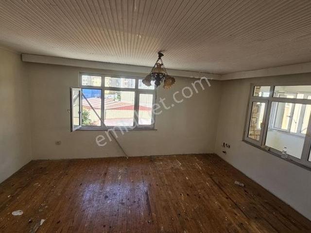 Esenyalı E5'e Yakın Daire 2+1 Tadilatı Yapılıyor