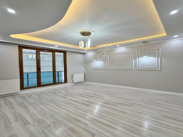 Esenyurt Talatpaşa Mah Arakat 2+1 110m2 Kiralık 25.000 Tl