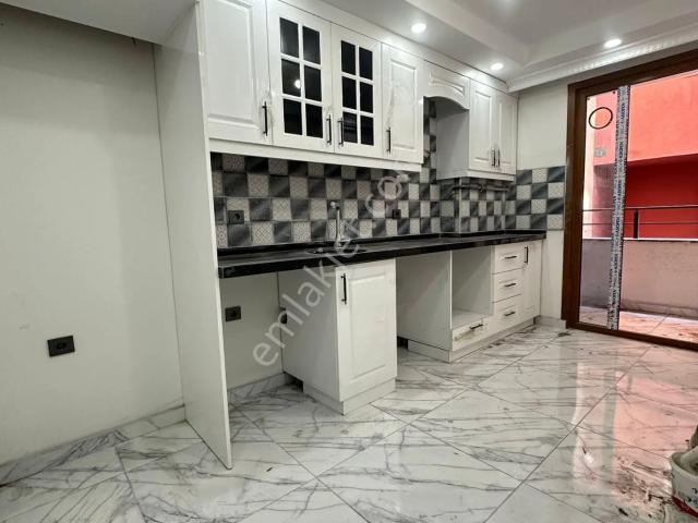 Esenyurt Üçevler Mahallesi 1+1 Kiralık Daire Yüksek Giriş Balkonlu Sıfır Ayrı Mutfaklı Merkezi Konum