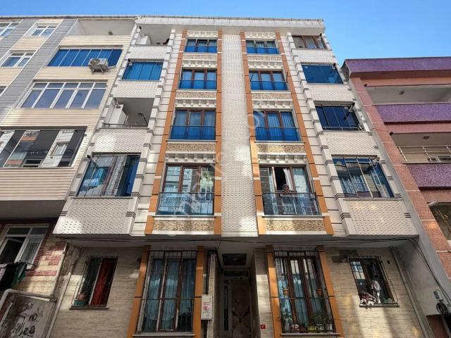 Esenyurt Üçevler Mahallesi 2+1 1.kat Kiralık Boş Temiz Daire Cam Balkonlu Asansörlü Meydana 10 Dk
