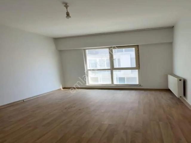 Esenyurt Üçevler Mahallesi Satılık 2+1 Havuzlu Sitede Daire