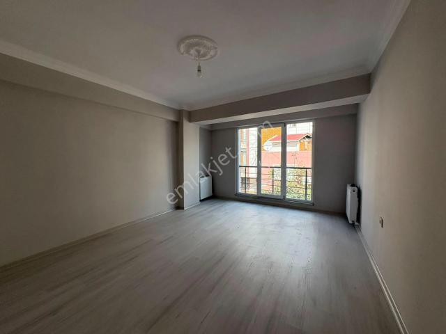 Esenyurt Yeşilkent Mahallesi’nde Arat Kat 2+1 Fırsatı!