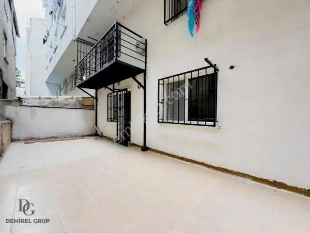 Esenyurt Yunus Emre'de 2+1 Bahçe Kullanımlı Kiralık Daire