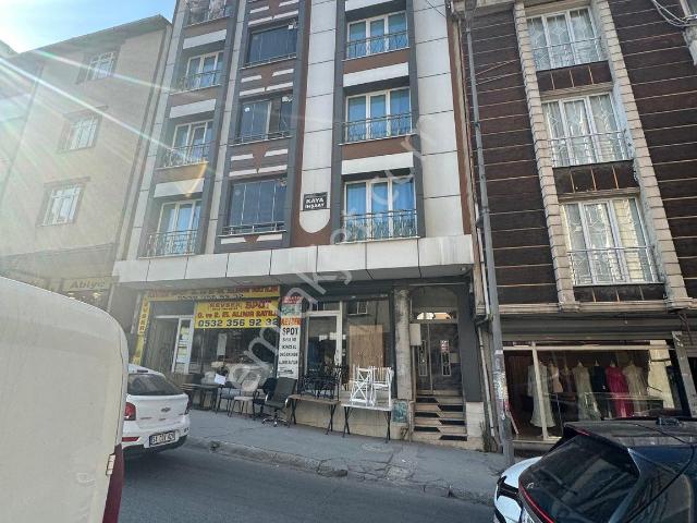 Esenyurt Yunusemre Mahallesinde Cadde Üzeri 3+1