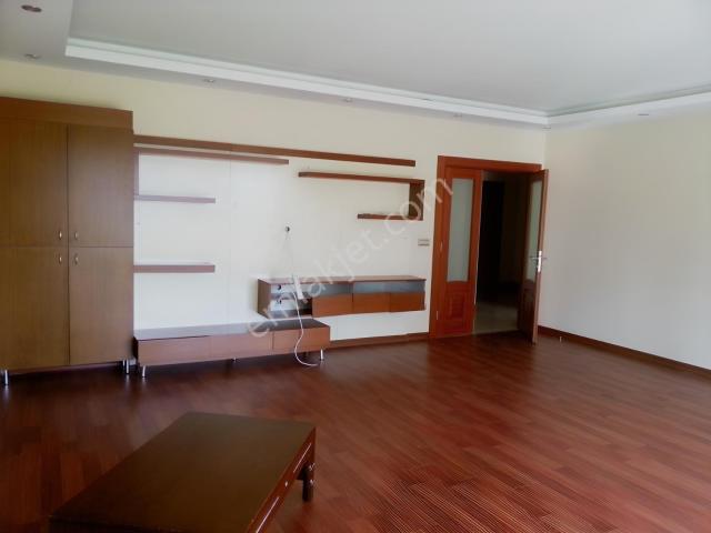 Esenyurt Aşık Veysel Mah Site İçinde 3+1 1.kat Satılık Daire
