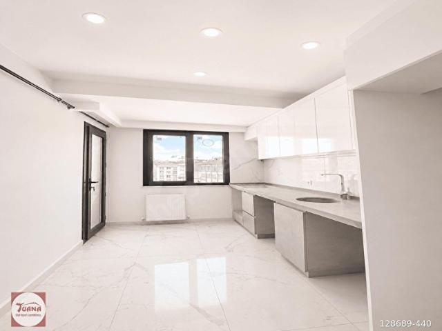 ESENYURT AKEVLERDE BALKONLU KAPALI OTOPARKLI ULTRA LUX 3+1 DAİRE